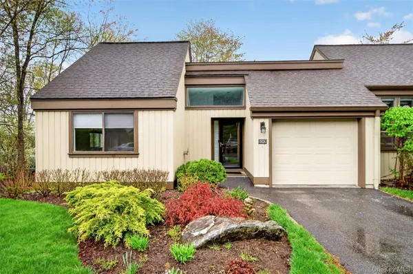 Property Slideshow image 3 of 18 | 582 heritage hls a, Somers, NY, 10589