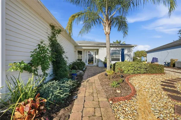 Property Slideshow image 2 of 51 | 1145 meadowbend dr, Leesburg, FL, 34748