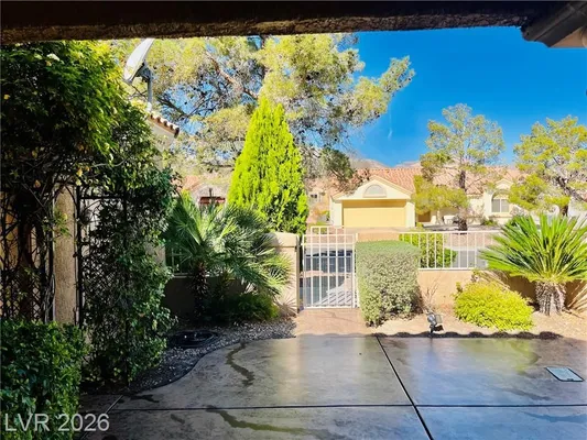 Property Slideshow image 2 of 6 | 2552 highvale dr, Las Vegas, NV, 89134