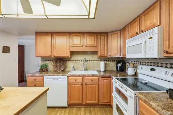 Property Slideshow image 3 of 47 | 14102 e linvale pl 101, Aurora, CO, 80014