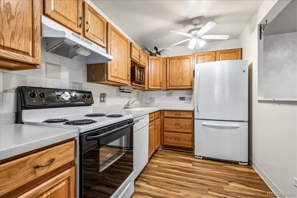 Property Slideshow image 2 of 34 | 675 s alton way 3d, Denver, CO, 80247