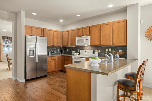 Property Slideshow image 3 of 39 | 4865 bend dr, Lacey, WA, 98516