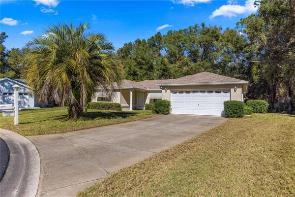 Property Slideshow image 2 of 39 | 15024 sw 112th cir, Dunnellon, FL, 34432