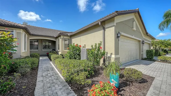 Property Slideshow image 2 of 55 | 11121 campazzo dr, Venice, FL, 34292
