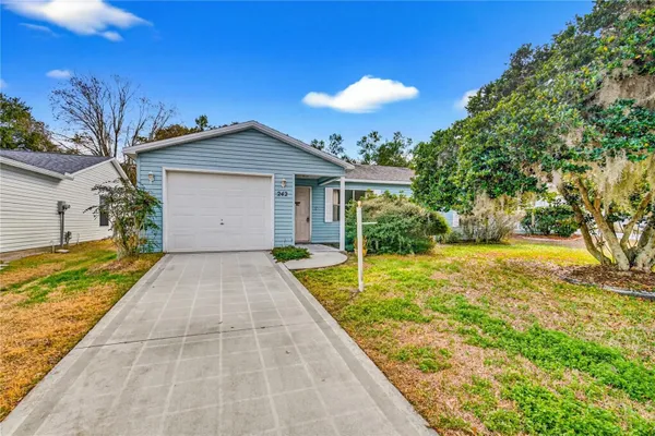 Property Slideshow image 3 of 28 | 242 juarez way, Lady Lake, FL, 32159