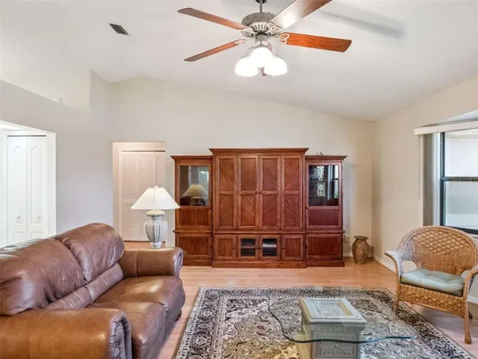 Property Slideshow image 3 of 62 | 21506 queen anne ct, Leesburg, FL, 34748
