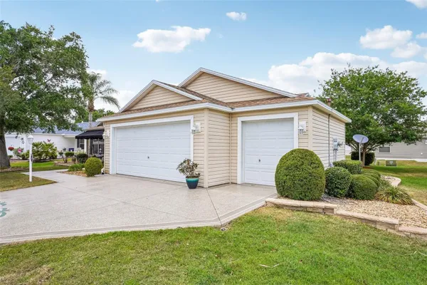Property Slideshow image 2 of 60 | 447 foster pl, The Villages, FL, 32162
