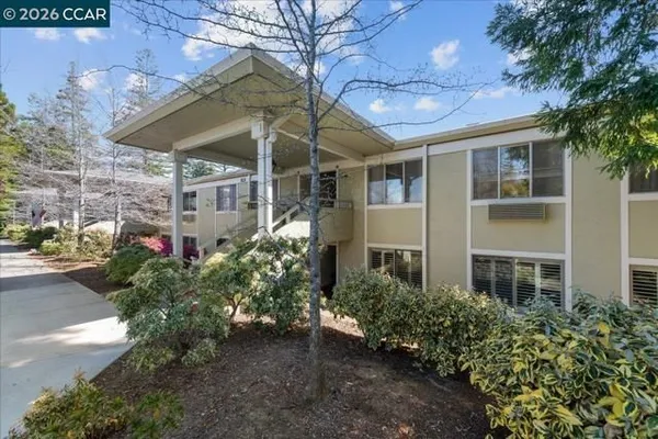 Property Slideshow image 3 of 52 | 2100 skycrest dr 12, Walnut Creek, CA, 94595