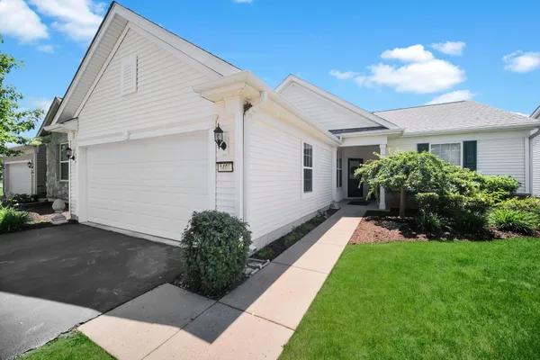 Property Slideshow image 2 of 60 | 1409 justice ct, Shorewood, IL, 60404