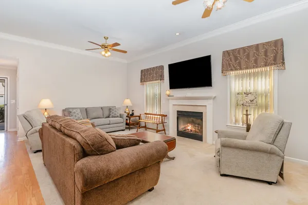 Property Slideshow image 3 of 15 | 646 forest glen cir, Murfreesboro, TN, 37128