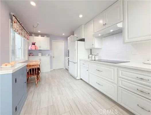 Property Slideshow image 3 of 29 | 32159 beachlake ln, Westlake Village, CA, 91361