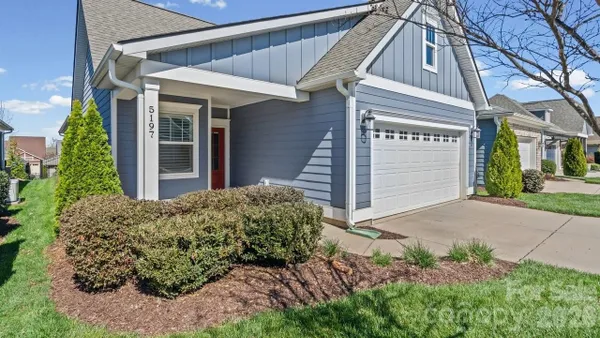 Property Slideshow image 3 of 44 | 5197 looking glass trl, Denver, NC, 28037