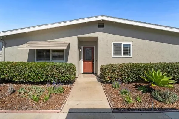 Property Slideshow image 2 of 25 | 3613 kieffer st, Oceanside, CA, 92057