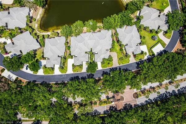 Property Slideshow image 3 of 19 | 3365 wildwood lake cir, Bonita Springs, FL, 34134