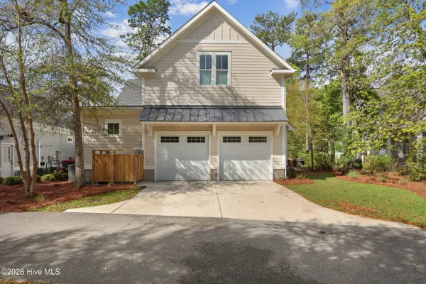 Property Slideshow image 2 of 98 | 3606 barnesmore dr, Castle Hayne, NC, 28429