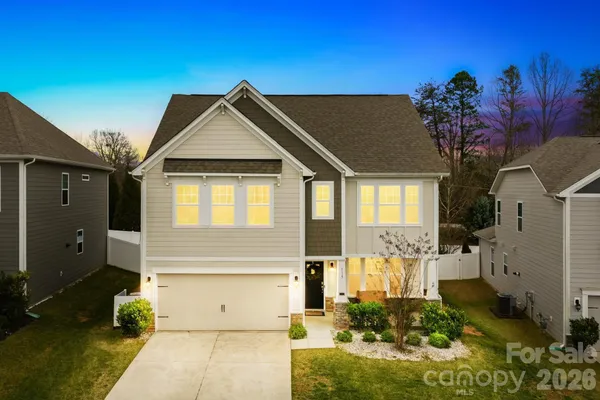 Property Slideshow image 2 of 40 | 115 w americana dr, Mooresville, NC, 28115