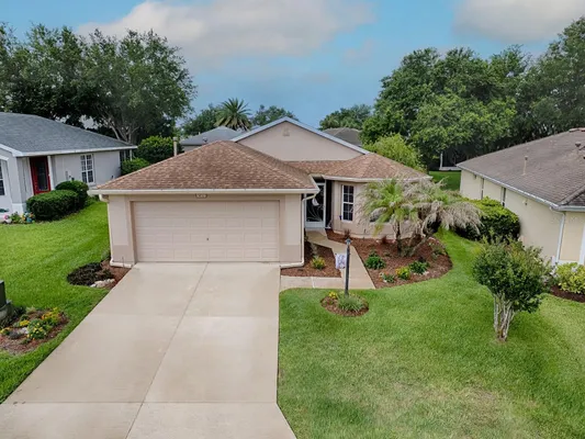 Property Slideshow image 3 of 71 | 5052 china sea dr, Tavares, FL, 32778