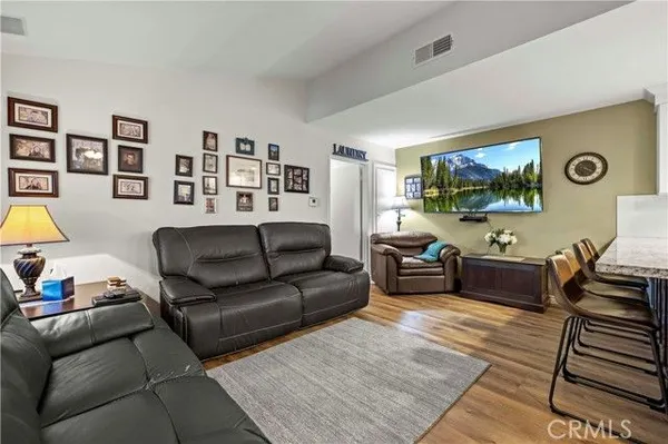 Property Slideshow image 2 of 41 | 19160 avenue of the oaks b, Newhall, CA, 91321