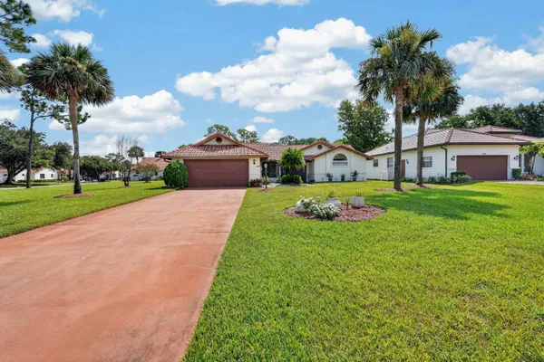 Property Slideshow image 2 of 46 | 100 water turkey ct, Daytona Beach, FL, 32119