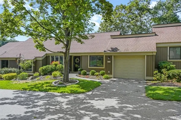 Property Slideshow image 2 of 39 | 610 heritage hls b, Somers, NY, 10589