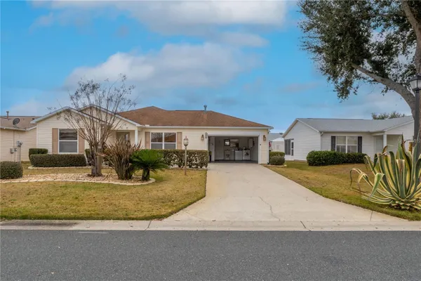 Property Slideshow image 2 of 35 | 1994 orangeburg ter, The Villages, FL, 32162