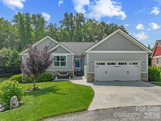 Property Slideshow image 2 of 39 | 76 s anvil ave, Hendersonville, NC, 28792