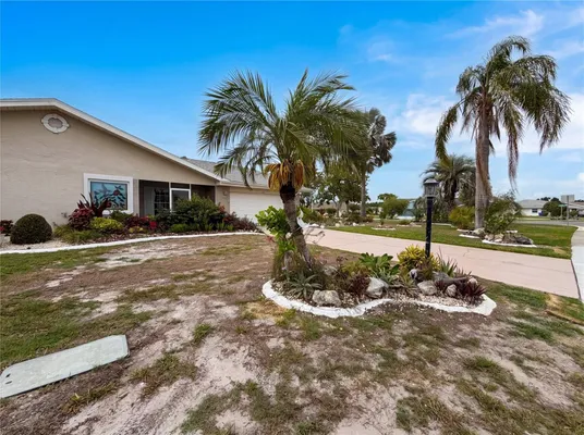 Property Slideshow image 2 of 29 | 1838 n pebble beach blvd, Sun City Center, FL, 33573