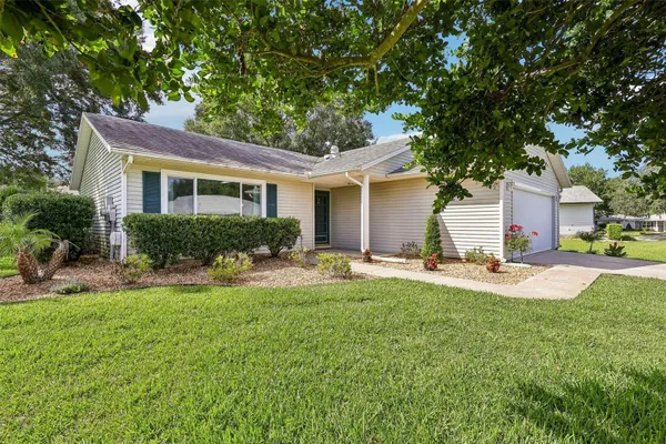 Property Slideshow image 2 of 26 | 27131 racquet cir, Leesburg, FL, 34748