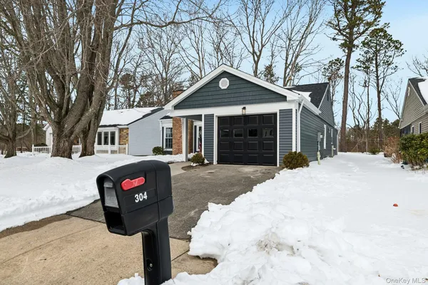 Property Slideshow image 2 of 36 | 304 kingston ct, Ridge, NY, 11961