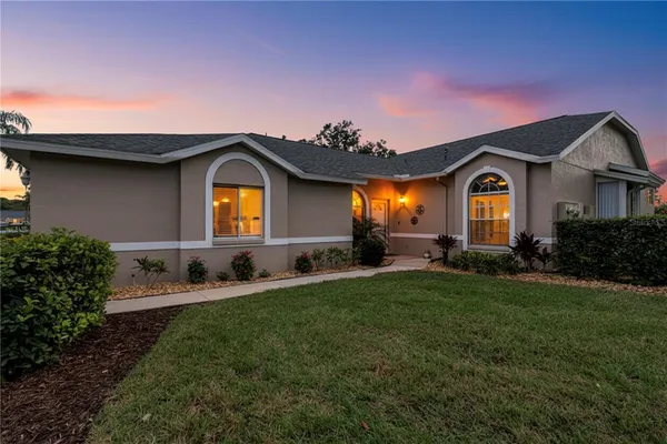 Property Slideshow image 2 of 62 | 6912 stoneywalk ct, Bradenton, FL, 34203