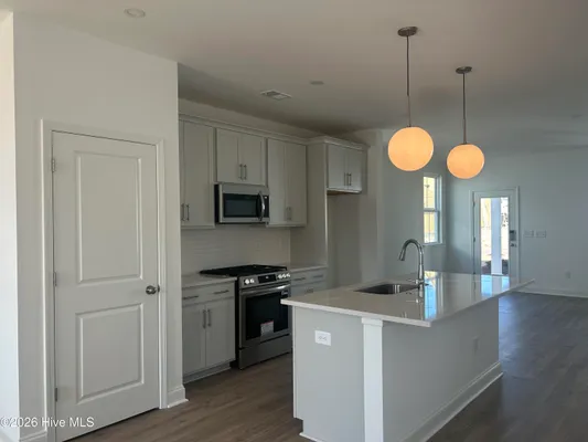 Property Slideshow image 3 of 40 | 409 starship run, Wilmington, NC, 28412