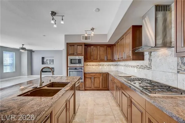 Property Slideshow image 2 of 63 | 2555 hampton rd 6108, Henderson, NV, 89052