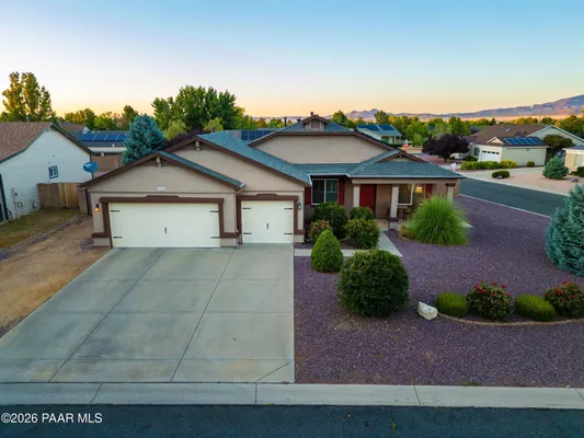 Property Slideshow image 2 of 53 | 7682 e rabbit brush ln, Prescott Valley, AZ, 86315