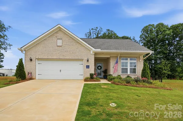 Property Slideshow image 2 of 28 | 3006 constitution ln, Gastonia, NC, 28056
