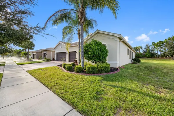 Property Slideshow image 2 of 47 | 16005 cape coral dr, Wimauma, FL, 33598