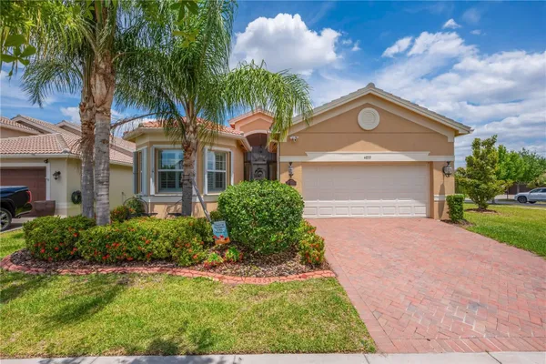 Property Slideshow image 2 of 45 | 4853 grand banks dr, Wimauma, FL, 33598