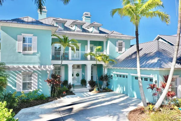 Property Slideshow image 3 of 48 | 615 islebay dr, Apollo Beach, FL, 33572