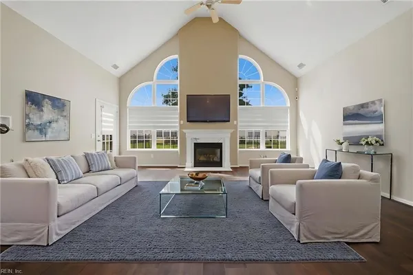 Property Slideshow image 2 of 41 | 2733 blake st, Virginia Beach, VA, 23456
