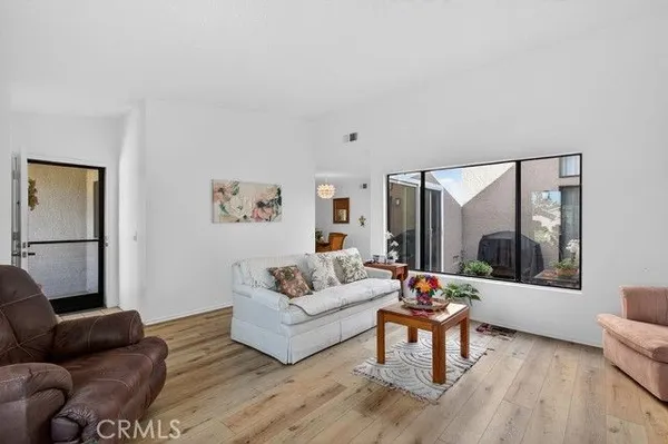 Property Slideshow image 3 of 18 | 8816 yuba cir 1108b, Huntington Beach, CA, 92646