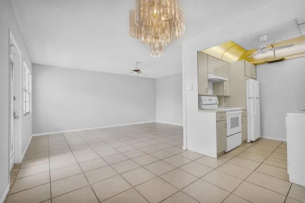 Property Slideshow image 2 of 47 | 2038 newport h # 2038, Deerfield Beach, FL, 33442