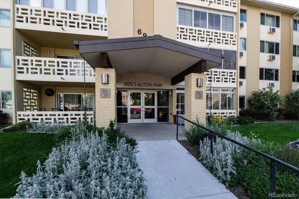Property Slideshow image 3 of 43 | 695 s alton way 5a, Denver, CO, 80247