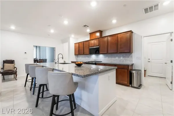 Property Slideshow image 3 of 37 | 10216 chrysolite pl, Las Vegas, NV, 89143