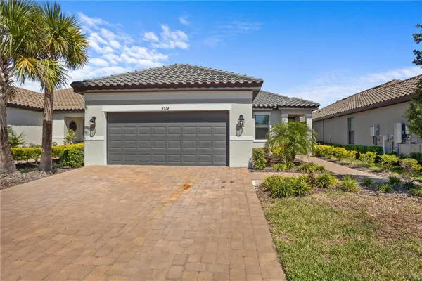 Property Slideshow image 3 of 28 | 4724 crestpoint way, Palmetto, FL, 34221