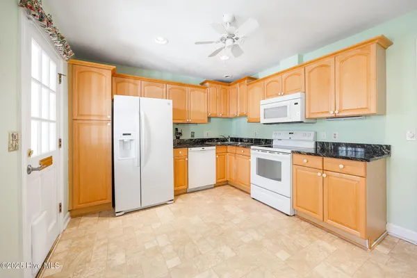 Property Slideshow image 3 of 32 | 12 village green cir # 12, Southern Pines, NC, 28387