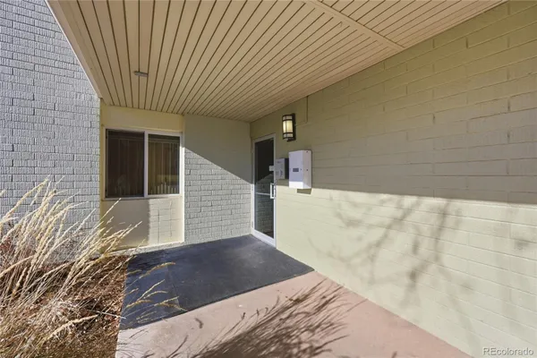 Property Slideshow image 2 of 36 | 655 s clinton st 4b, Denver, CO, 80247