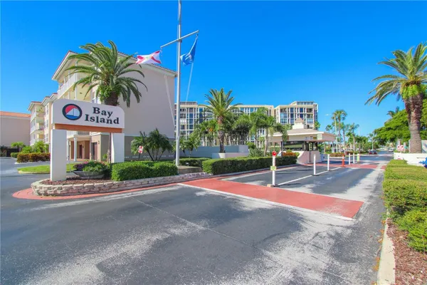 Property Slideshow image 2 of 45 | 7425 bay island dr 108, South Pasadena, FL, 33707