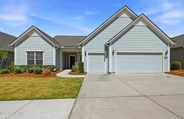 Property Slideshow image 2 of 62 | 627 lyrebird ave, Wilmington, NC, 28412