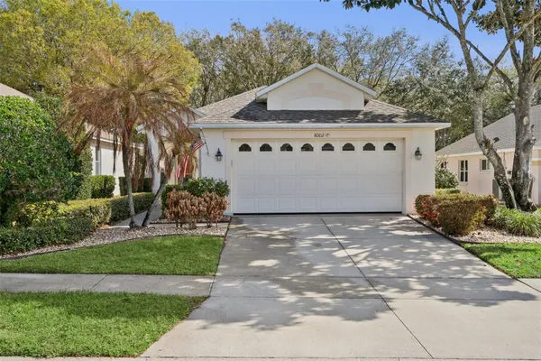 Property Slideshow image 2 of 52 | 8002 arcadian ct, Mount Dora, FL, 32757