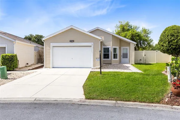 Property Slideshow image 2 of 46 | 4960 heron run cir, Leesburg, FL, 34748