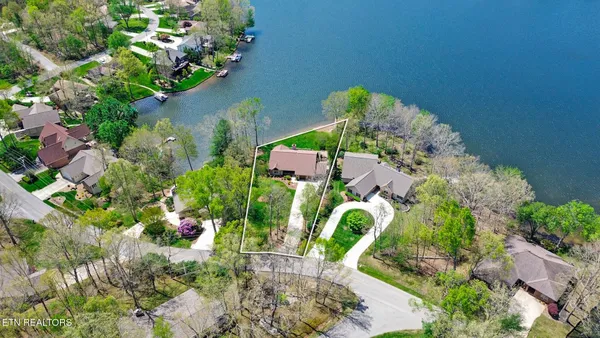 Property Slideshow image 3 of 43 | 150 lakewood dr, Crossville, TN, 38558